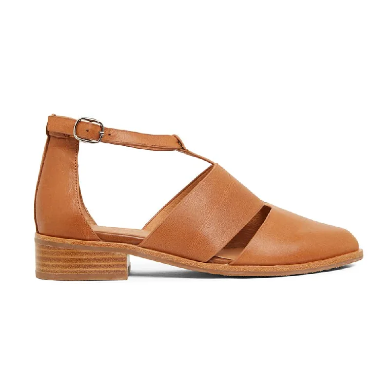 Jocelyn Flat in Cognac Leather