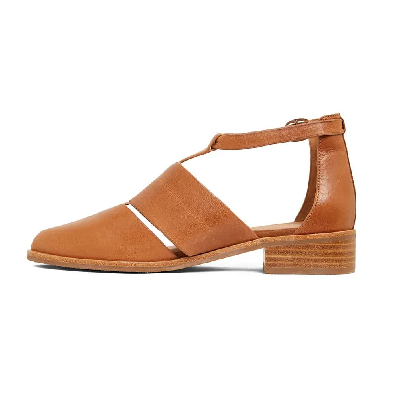 Jocelyn Flat in Cognac Leather