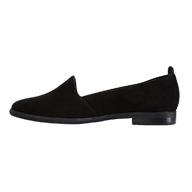 Kelly Flat in Black Suede