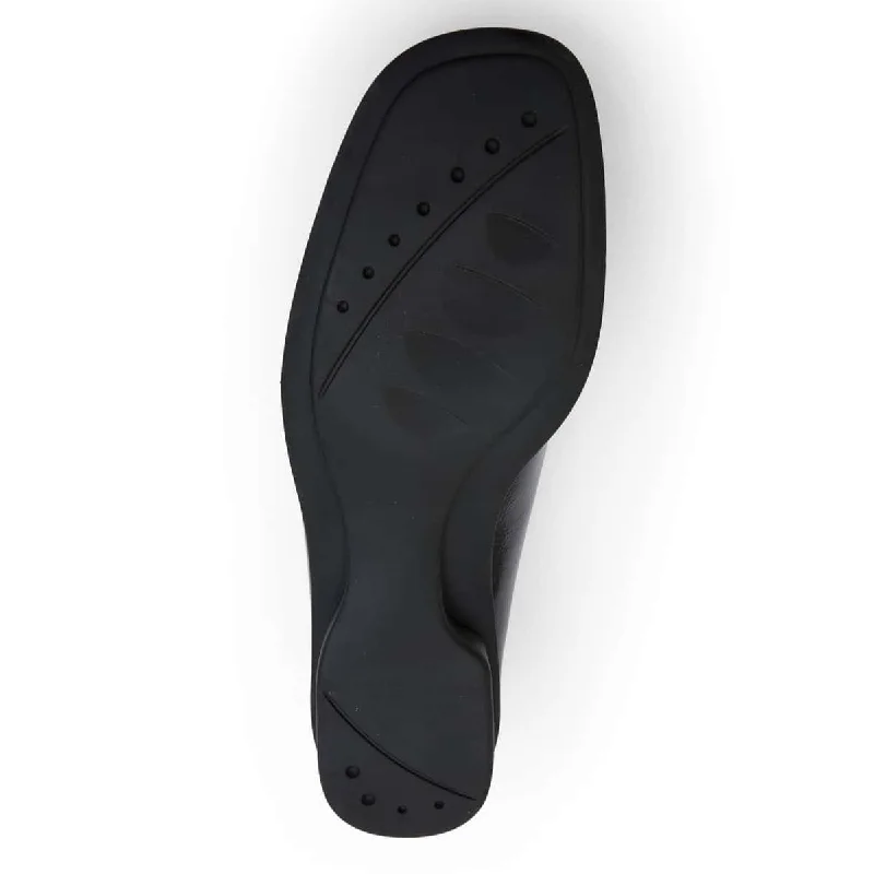 Knox Flat in Black Patent