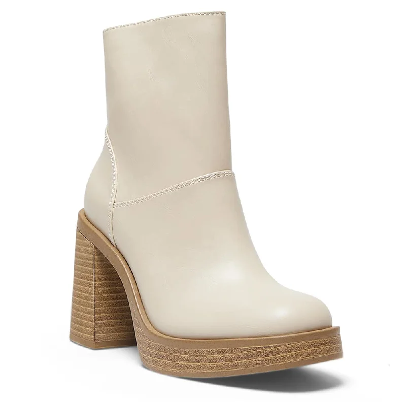 Peyton Boot in Bone Smooth