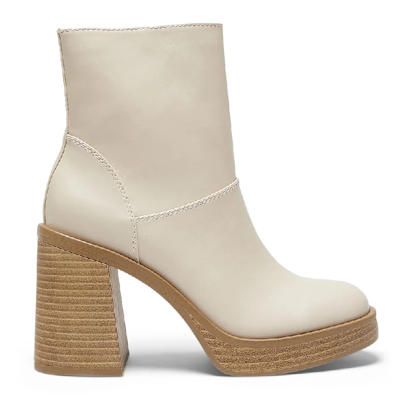 Peyton Boot in Bone Smooth