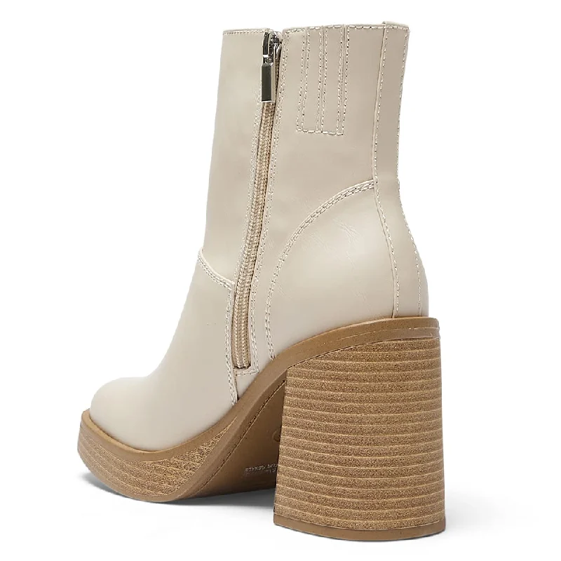 Peyton Boot in Bone Smooth