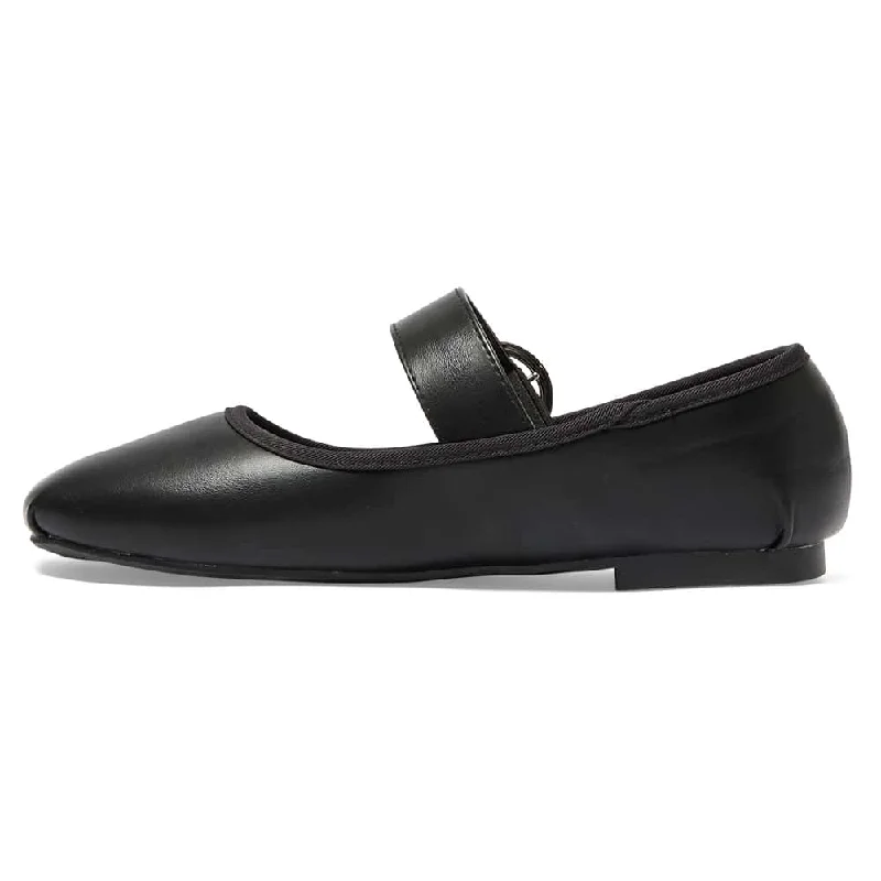 Selma Flat in Black Smooth