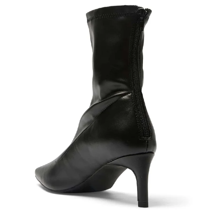 Sharpe Boot in Black