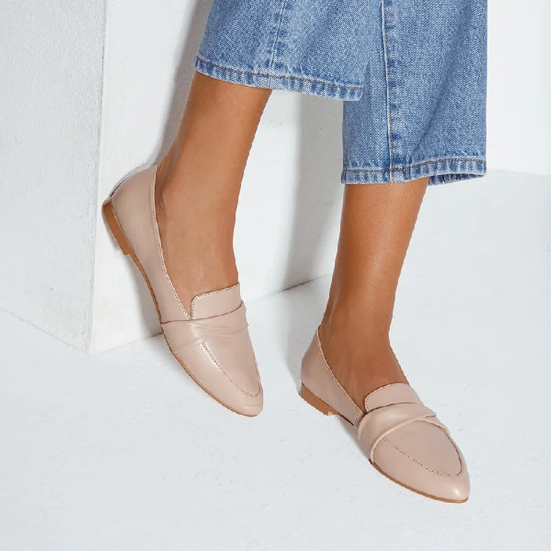 Taylor Flat in Nude Leather