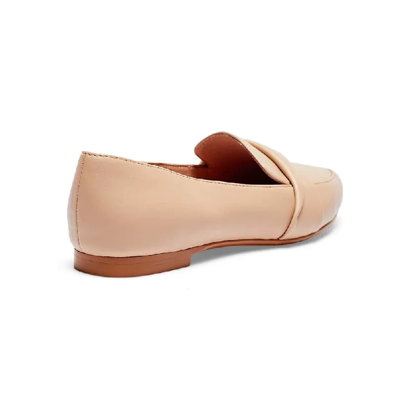 Taylor Flat in Nude Leather