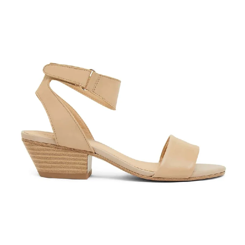 Vienna Heel in Nude Leather