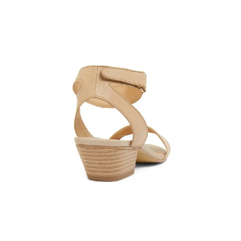 Vienna Heel in Nude Leather