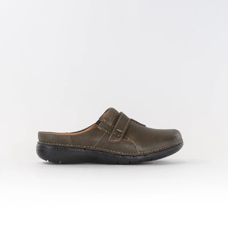 Clark's Un Loop Ease (Women's) - Dark Olive Leather