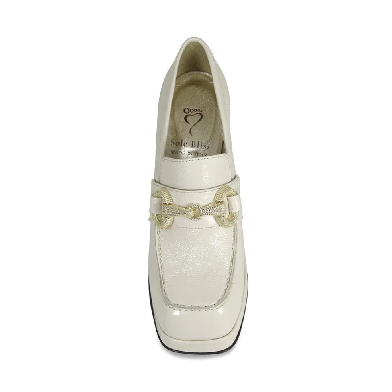 Genevieve: Cream Patent Leather