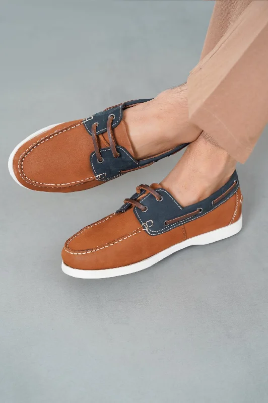 CONTRAST LEATHER BOAT SHOES