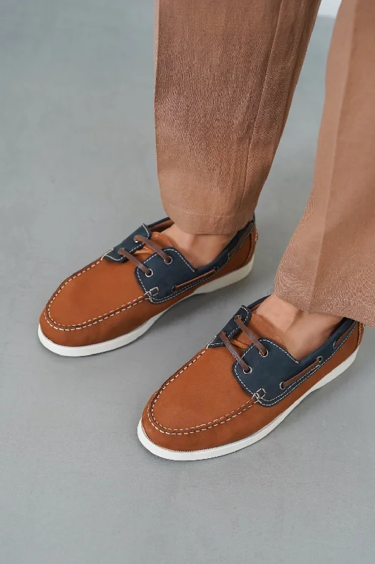 CONTRAST LEATHER BOAT SHOES