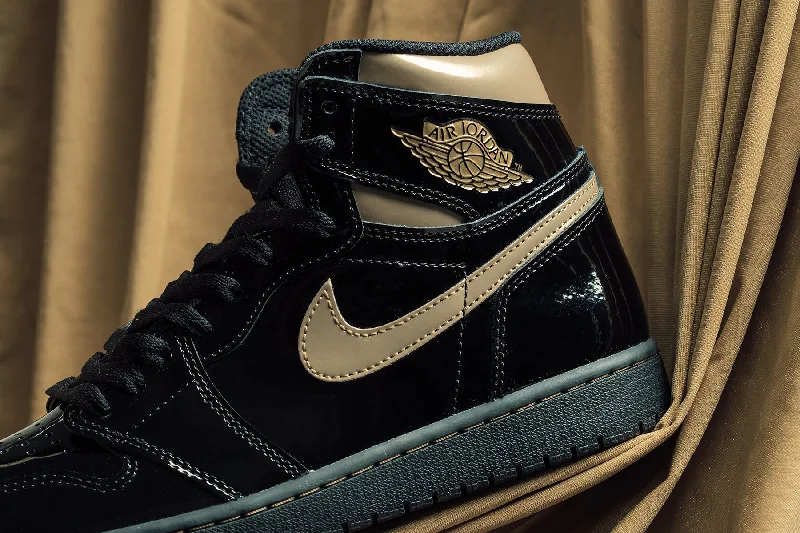 Air Jordan 1 Retro High OG - Black/Metallic Gold