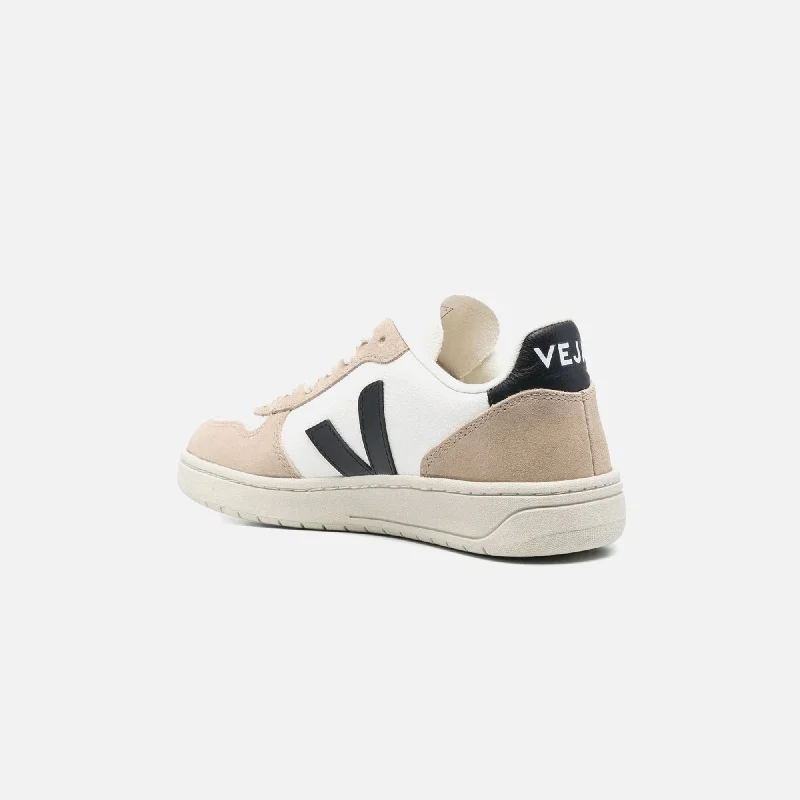 Veja V-10 - Extra White / Black / Sahara